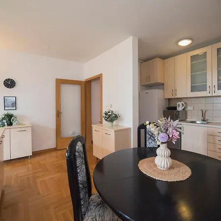Apartment Marci With Parking Zagabria Esterno foto